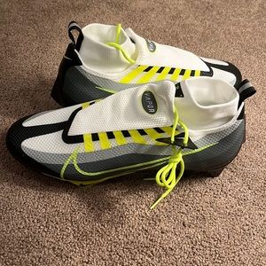 NEW Nike Vapor Edge 360 Football Cleats